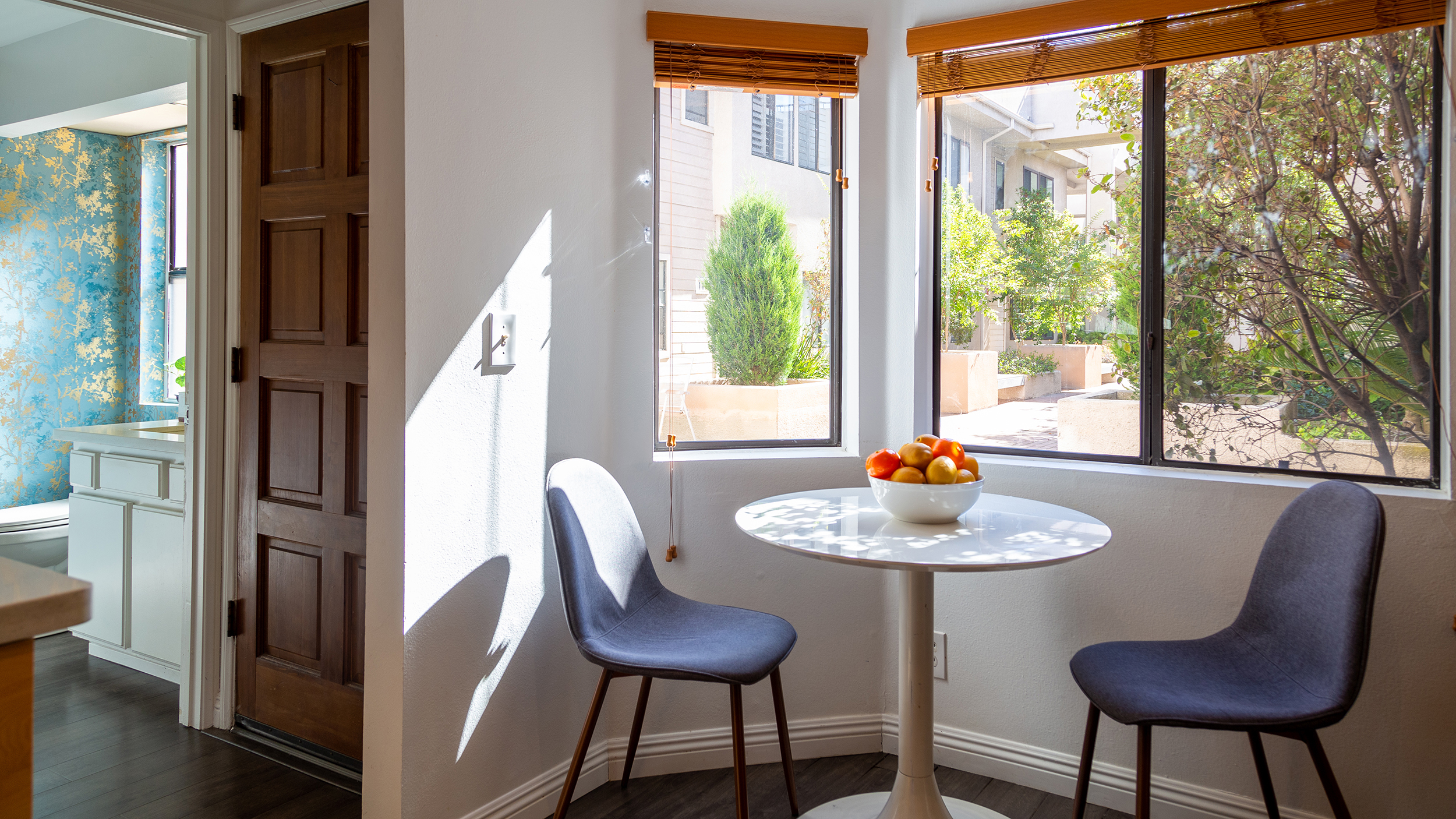 breakfast nook area